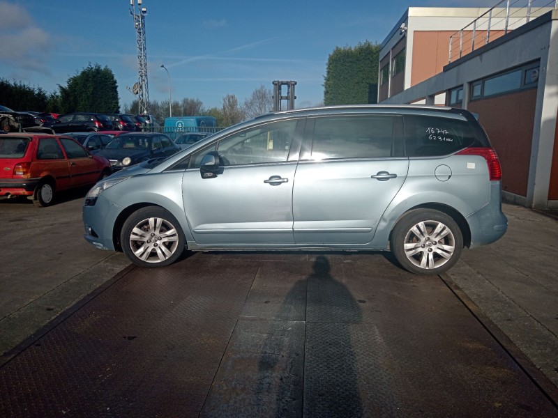 peugeot 5008 (0u_, 0e_) del año 2012