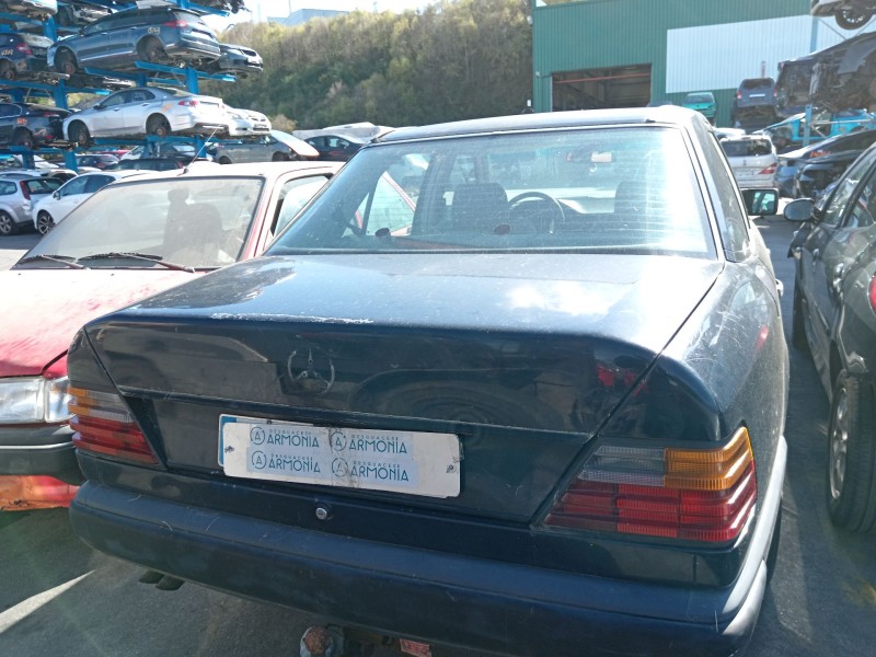 mercedes-benz 124 sedán (w124) del año 1997