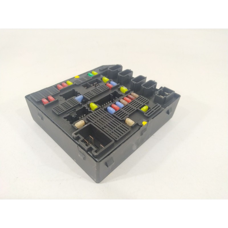 Recambio de caja reles / fusibles para renault grand scénic iii (jz0/1_) 1.9 dci referencia OEM IAM 284B69553R  