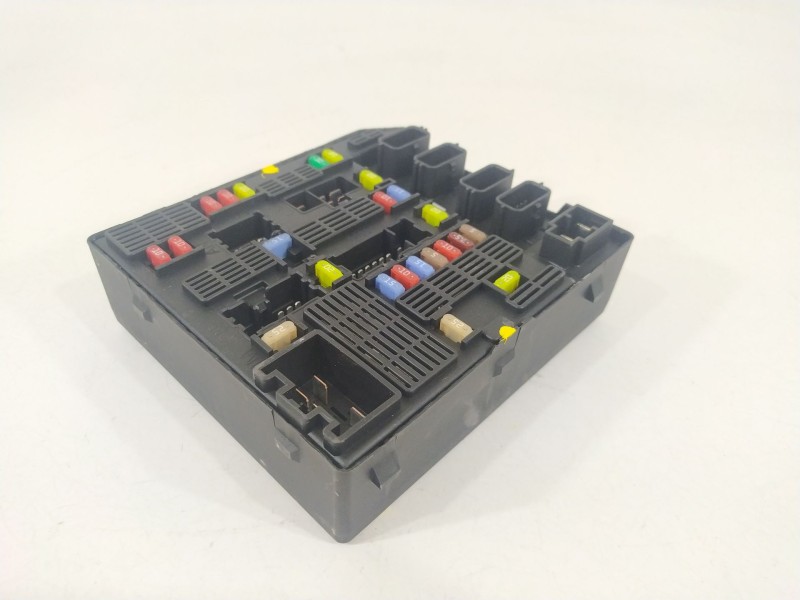 Recambio de caja reles / fusibles para renault grand scénic iii (jz0/1_) 1.9 dci referencia OEM IAM 284B69553R  