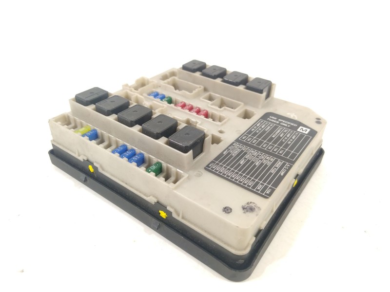 Recambio de caja reles / fusibles para nissan x-trail ii (t31) 2.0 dci 4x4 referencia OEM IAM 284B7JG40A  