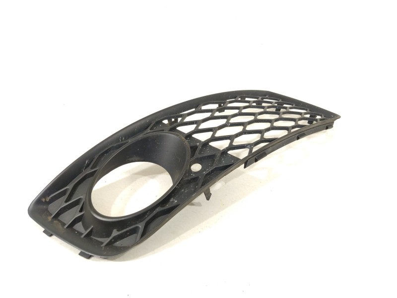 Recambio de rejilla paragolpes derecha para audi a4 b6 (8e2) 2.0 referencia OEM IAM 8E0807682E  