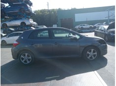 toyota auris (_e15_) del año 2010