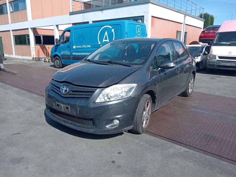 toyota auris (_e15_) del año 2010