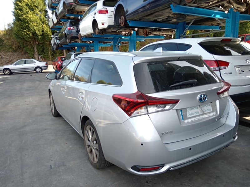 toyota auris station wagon (_e18_) del año 2016