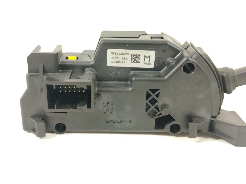 Recambio de palanca cambio para citroën c4 picasso lx plus referencia OEM IAM 96811352XT  