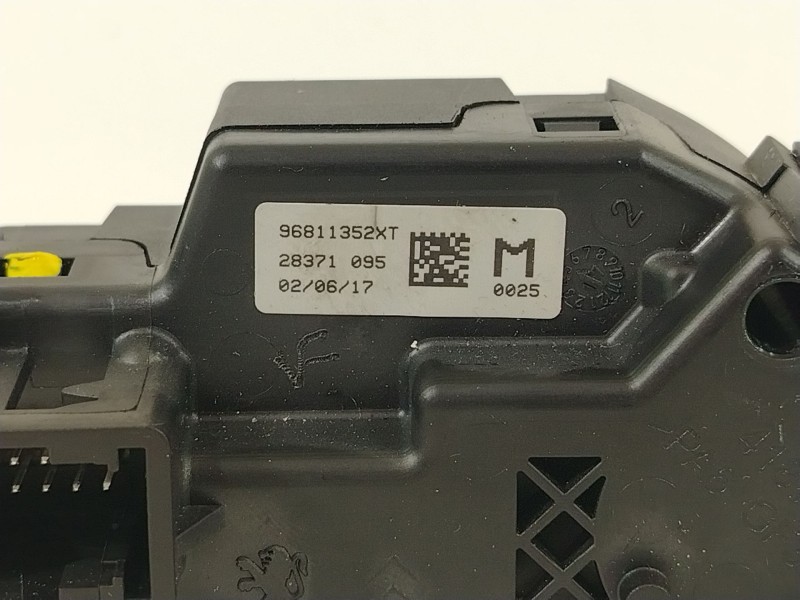 Recambio de palanca cambio para citroën c4 picasso lx plus referencia OEM IAM 96811352XT  