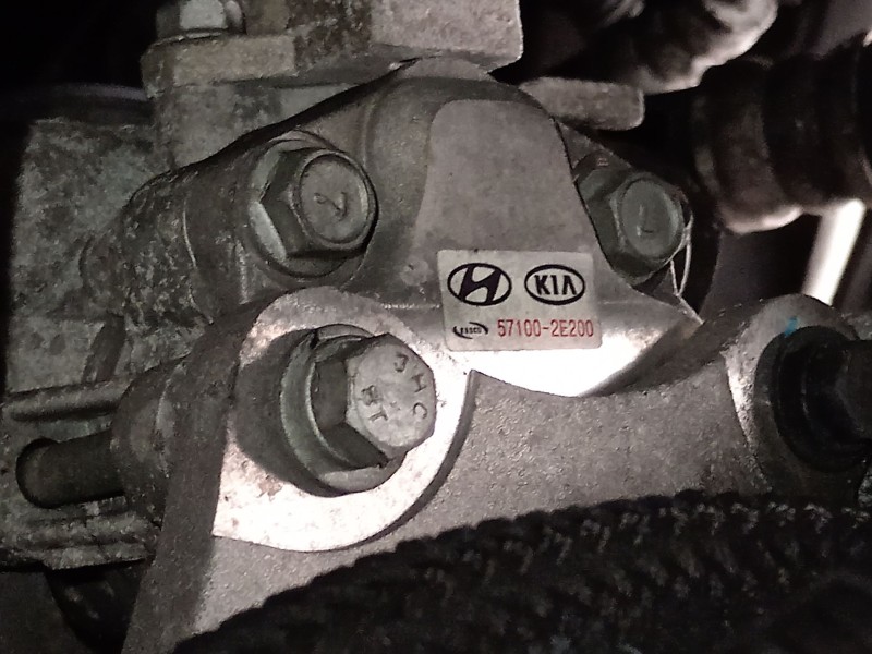 Recambio de bomba direccion para hyundai tucson (jm) 2.0 crdi referencia OEM IAM 571002E200  