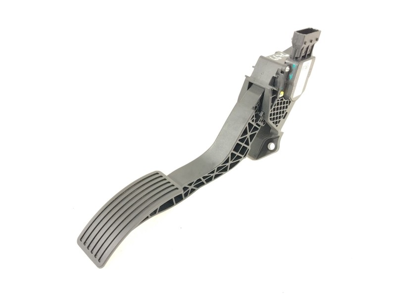 Recambio de potenciometro pedal para omoda omoda 5 referencia OEM IAM 204002183AA  