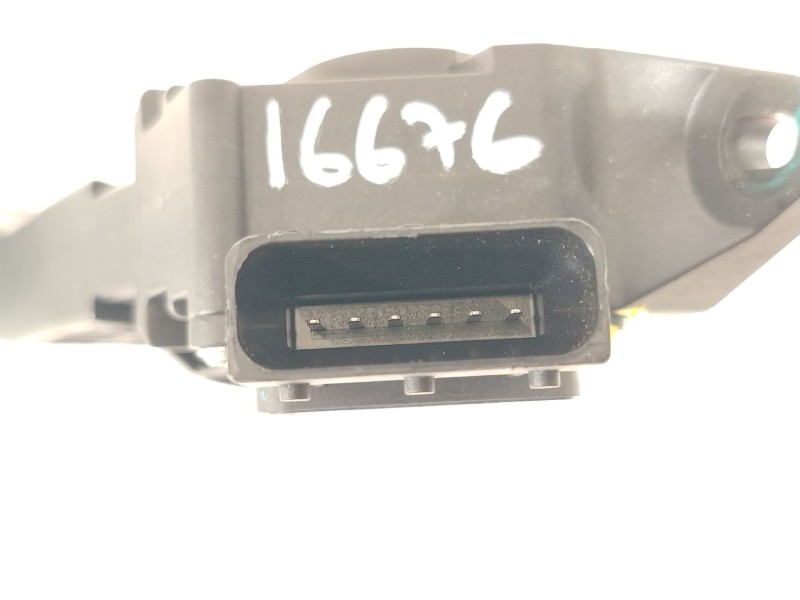 Recambio de potenciometro pedal para omoda omoda 5 referencia OEM IAM 204002183AA  