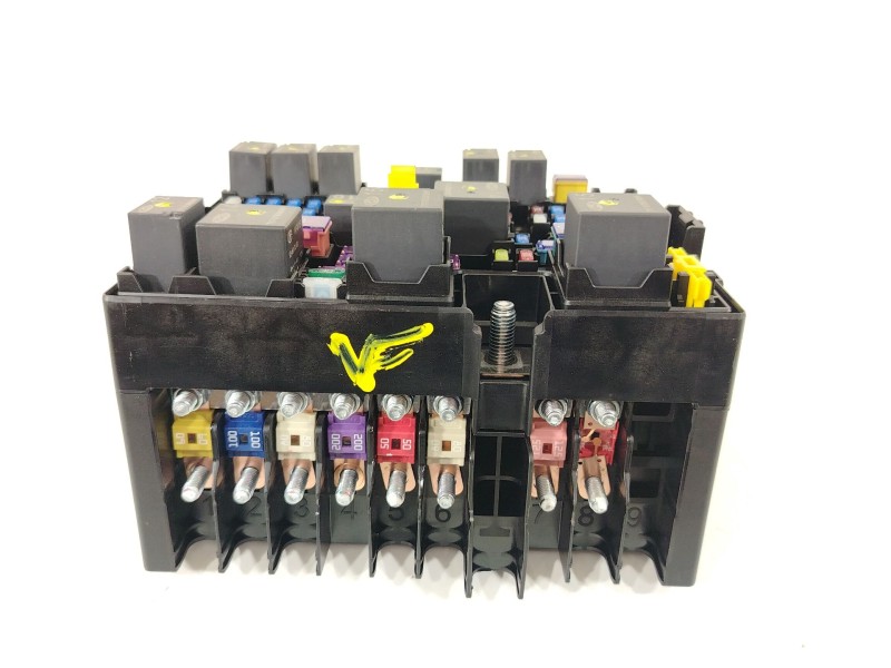 Recambio de caja reles / fusibles para omoda omoda 5 referencia OEM IAM 80700179AA  