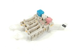 Recambio de caja reles / fusibles para toyota auris (_e15_) 1.4 d-4d (nde150_) referencia OEM IAM 8273002J70 171610D06 