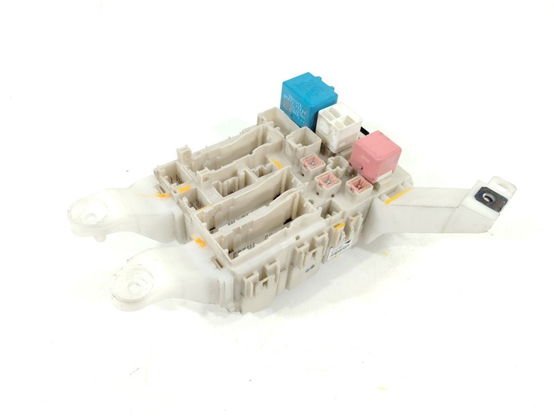 Recambio de caja reles / fusibles para toyota auris (_e15_) 1.4 d-4d (nde150_) referencia OEM IAM 8273002J70 171610D06 