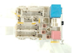 Recambio de caja reles / fusibles para toyota auris (_e15_) 1.4 d-4d (nde150_) referencia OEM IAM 8273002J70 171610D06  2