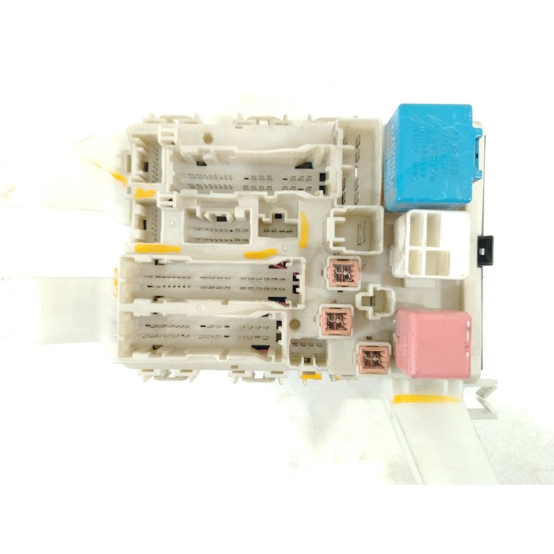 Recambio de caja reles / fusibles para toyota auris (_e15_) 1.4 d-4d (nde150_) referencia OEM IAM 8273002J70 171610D06 