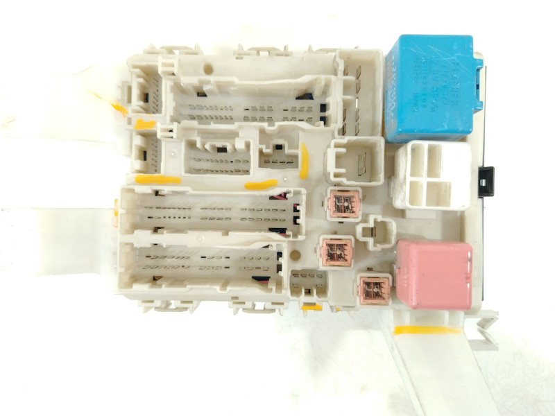 Recambio de caja reles / fusibles para toyota auris (_e15_) 1.4 d-4d (nde150_) referencia OEM IAM 8273002J70 171610D06 