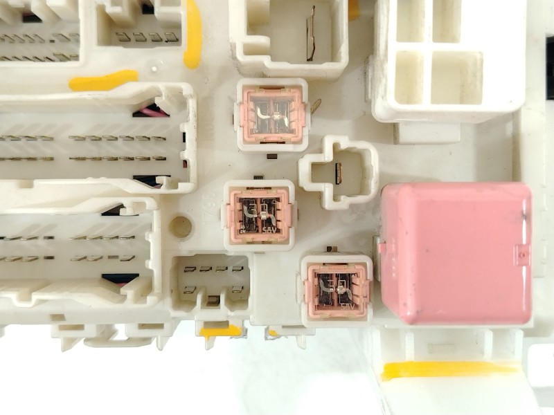 Recambio de caja reles / fusibles para toyota auris (_e15_) 1.4 d-4d (nde150_) referencia OEM IAM 8273002J70 171610D06 