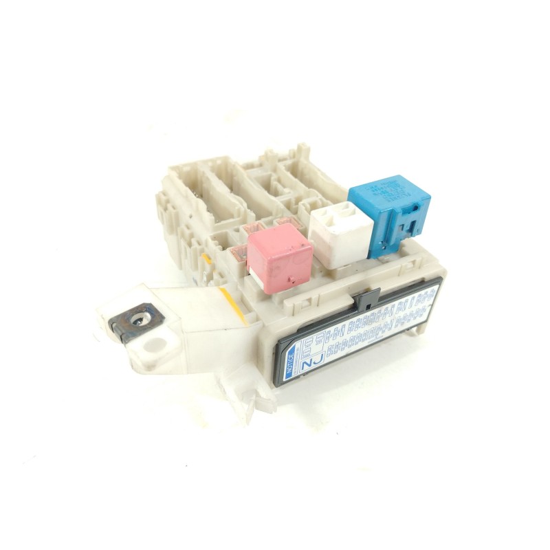 Recambio de caja reles / fusibles para toyota auris (_e15_) 1.4 d-4d (nde150_) referencia OEM IAM 8273002J70 171610D06 