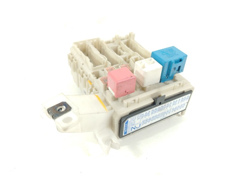 Recambio de caja reles / fusibles para toyota auris (_e15_) 1.4 d-4d (nde150_) referencia OEM IAM 8273002J70 171610D06 