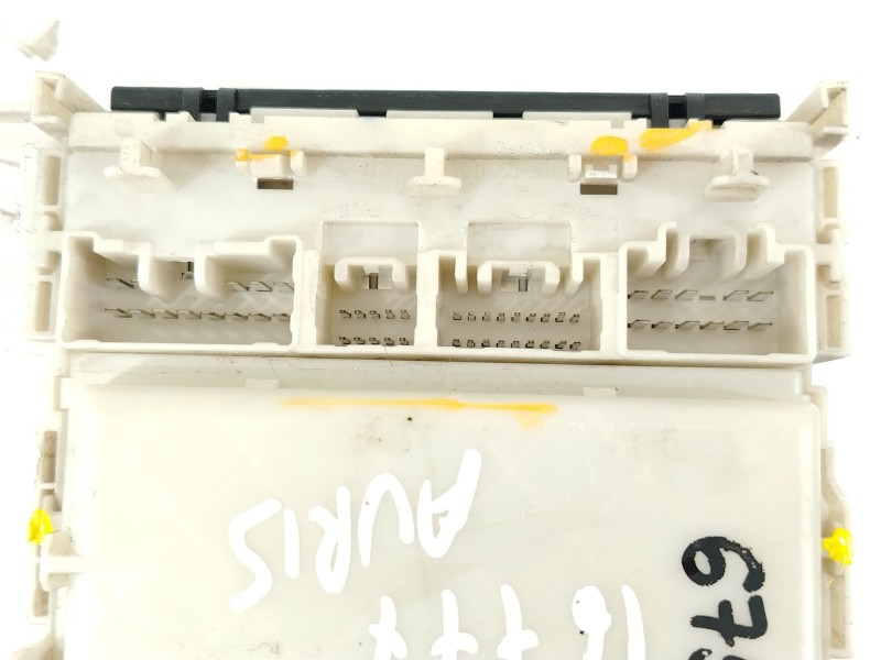 Recambio de caja reles / fusibles para toyota auris (_e15_) 1.4 d-4d (nde150_) referencia OEM IAM 8273002J70 171610D06 