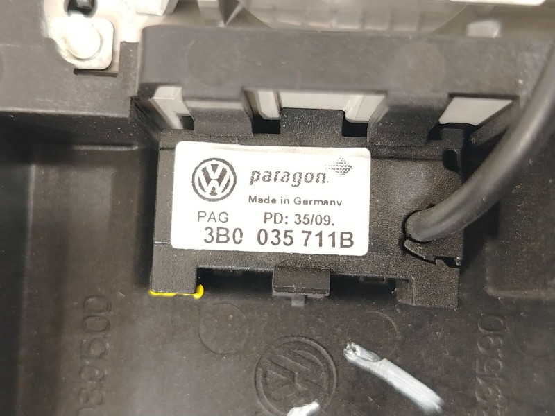 Recambio de luz interior para seat leon (1p1) 2.0 tdi 16v referencia OEM IAM 5P0947105E 3B0035711B 