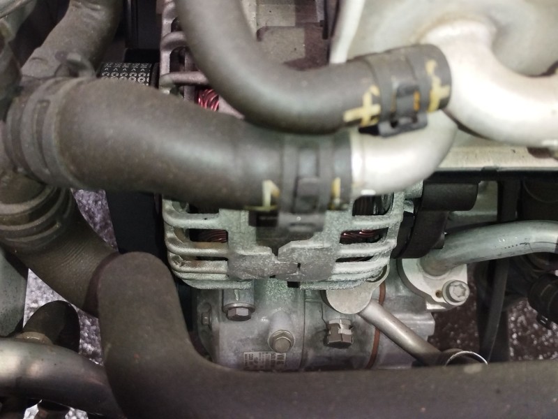 Recambio de alternador para volkswagen polo v (6r1, 6c1) 1.2 tsi 16v referencia OEM IAM 04C903023L  