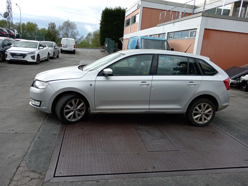 skoda rapid spaceback (nh1) del año 2014