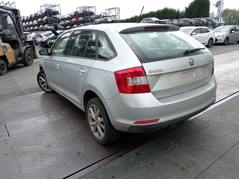 skoda rapid spaceback (nh1) del año 2014
