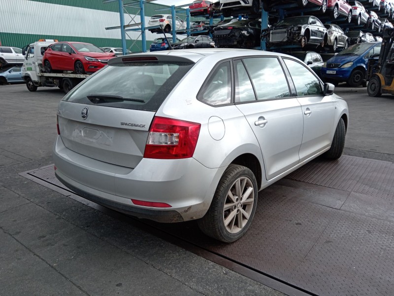 skoda rapid spaceback (nh1) del año 2014
