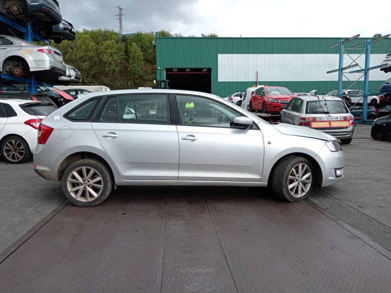 skoda rapid spaceback (nh1) del año 2014