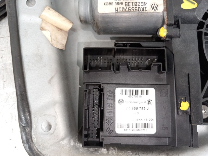 Recambio de elevalunas delantero izquierdo para volkswagen golf v (1k1) 1.9 tdi referencia OEM IAM 1K3837461B 1K0959701M 1K09597