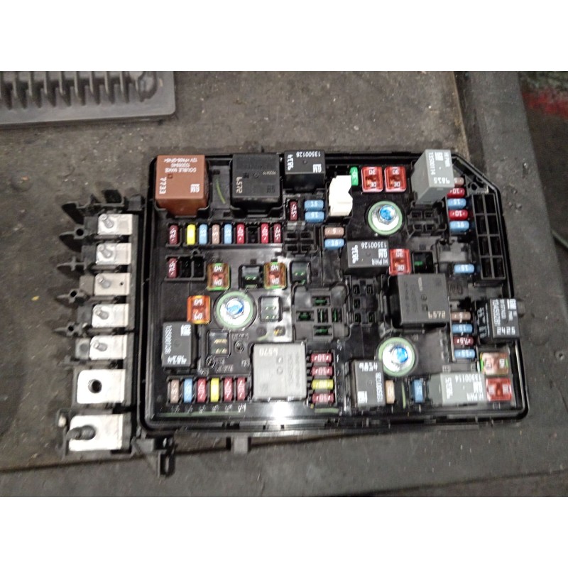 Recambio de caja reles / fusibles para opel astra k (b16) 1.5 crdi (68) referencia OEM IAM 39216535 15514069 