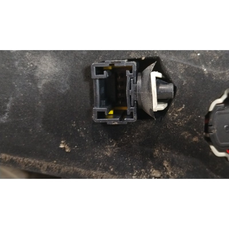 Recambio de piloto trasero derecho para renault grand scénic iii (jz0/1_) 1.9 dci referencia OEM IAM 265500014R  