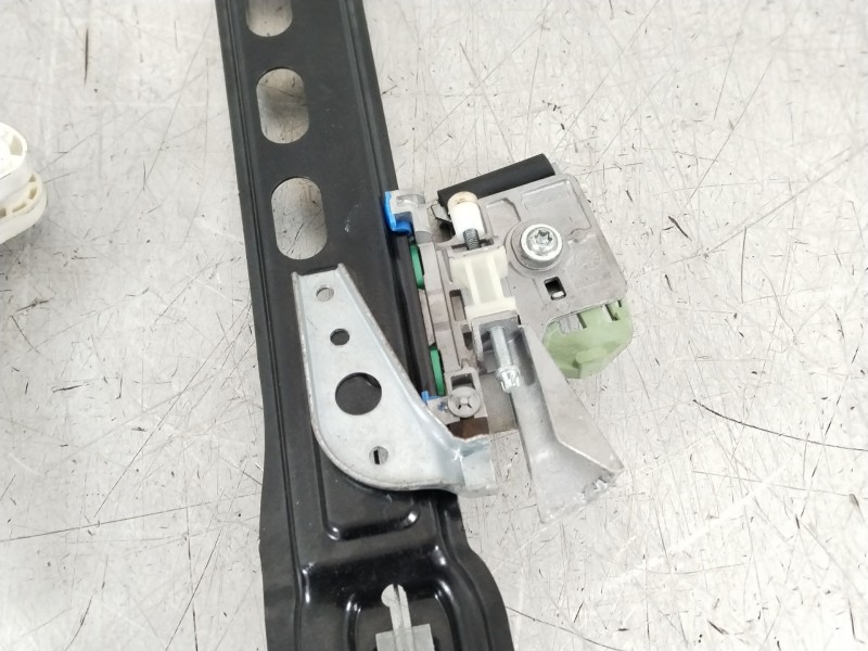 Recambio de elevalunas trasero derecho para mercedes-benz cls (c219) cls 350 (219.357) referencia OEM IAM A2197301046 0130821432