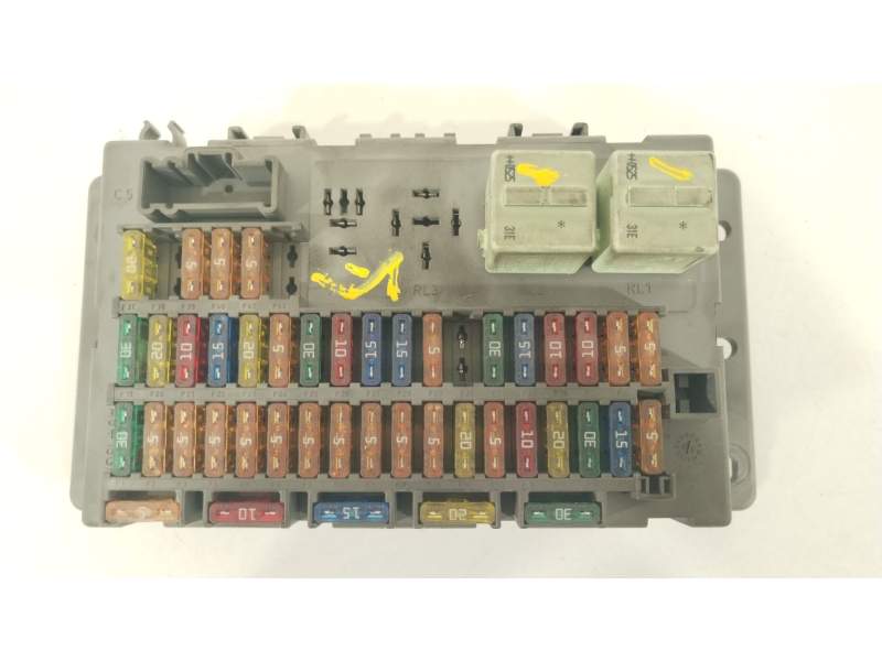 CAJA RELES / FUSIBLES 690880003 518030515 