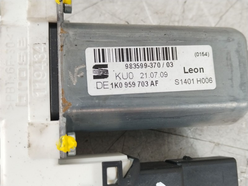 Recambio de elevalunas trasero izquierdo para seat leon (1p1) 2.0 tdi 16v referencia OEM IAM 1P0839461A 1K0959703AF 