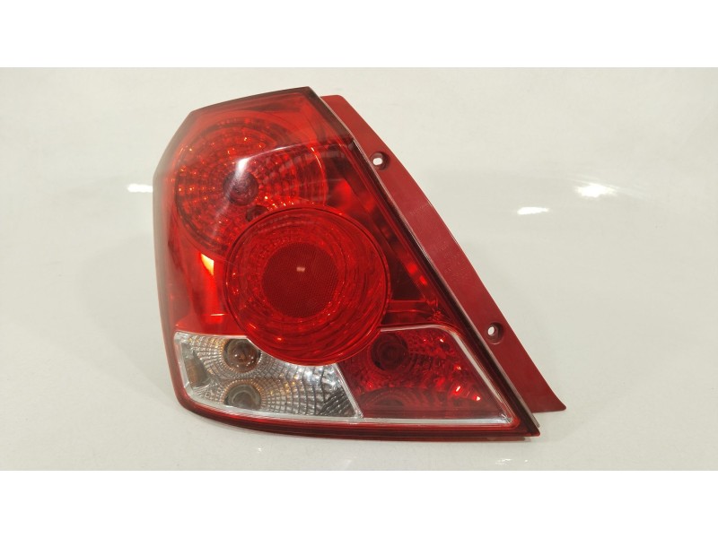 Recambio de piloto trasero izquierdo para chevrolet aveo / kalos hatchback (t200) 1.2 referencia OEM IAM 96540268  