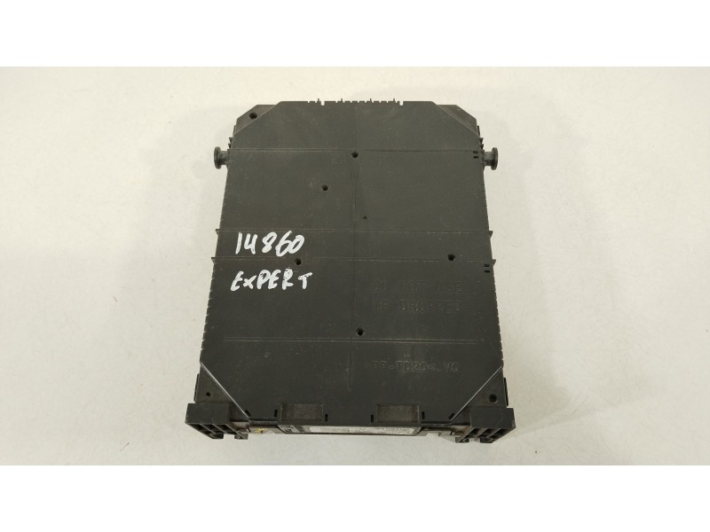 Recambio de caja reles / fusibles para peugeot expert autobús (v_) 1.6 bluehdi 115 referencia OEM IAM 9819851280  