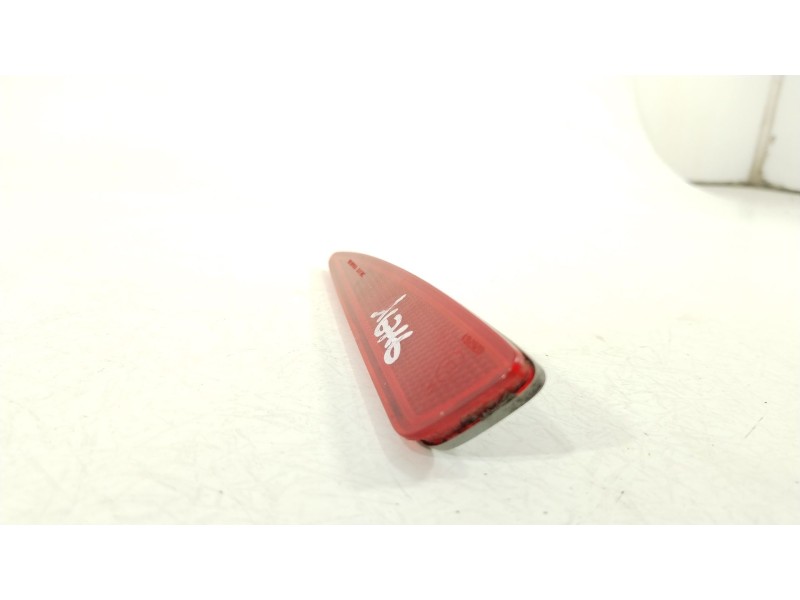 Recambio de piloto trasero derecho paragolpes para toyota auris (_e18_) 1.4 d-4d (nde180_) referencia OEM IAM 8191002270  