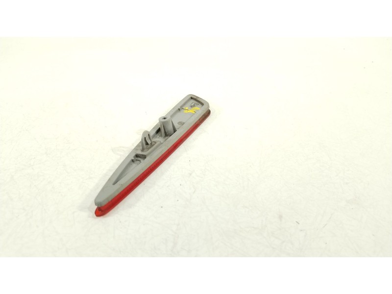 Recambio de piloto trasero izquierdo paragolpes para toyota auris (_e18_) 1.4 d-4d (nde180_) referencia OEM IAM 8192002090  