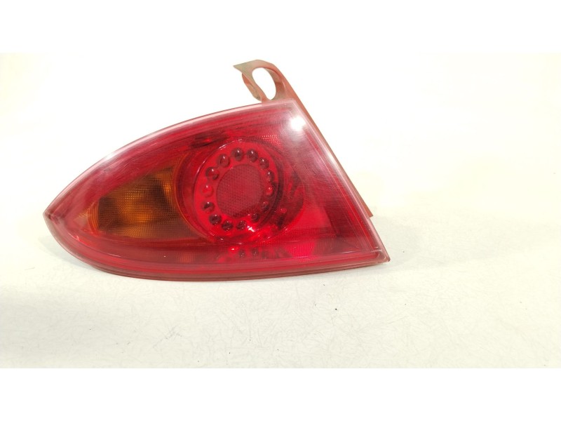 Recambio de piloto trasero izquierdo para seat leon (1p1) 2.0 tdi 16v referencia OEM IAM 1P0945111D  