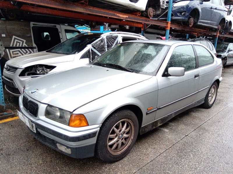 bmw 3 (e36) del año 2000