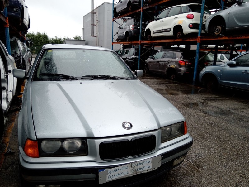 bmw 3 (e36) del año 2000