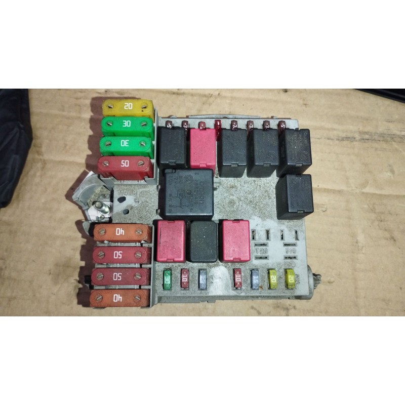 Recambio de caja reles / fusibles para fiat bravo ii (198_) 1.9 d multijet (198axb1a) referencia OEM IAM 51775688  