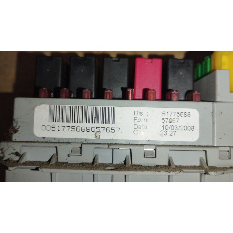 Recambio de caja reles / fusibles para fiat bravo ii (198_) 1.9 d multijet (198axb1a) referencia OEM IAM 51775688  