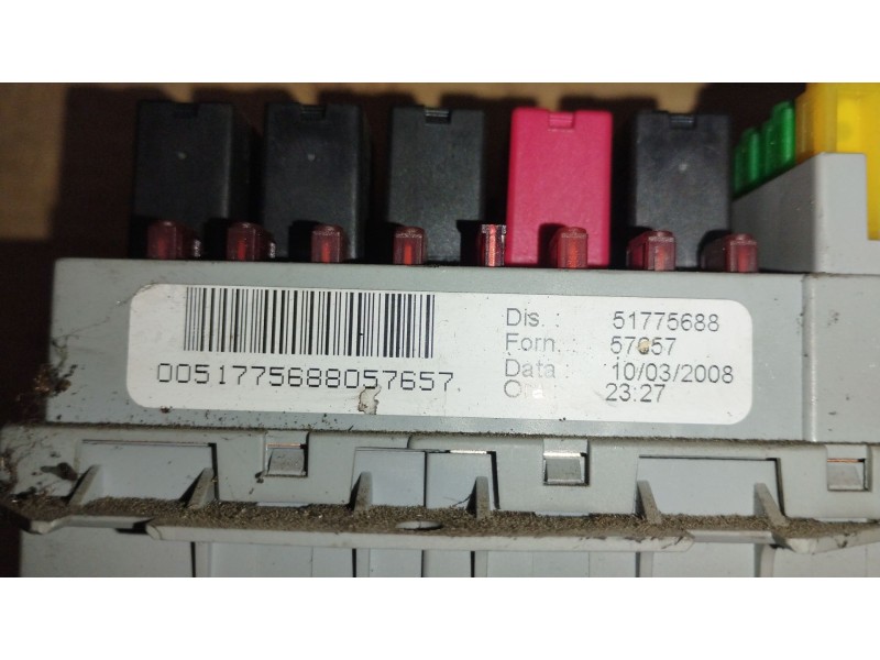 Recambio de caja reles / fusibles para fiat bravo ii (198_) 1.9 d multijet (198axb1a) referencia OEM IAM 51775688  