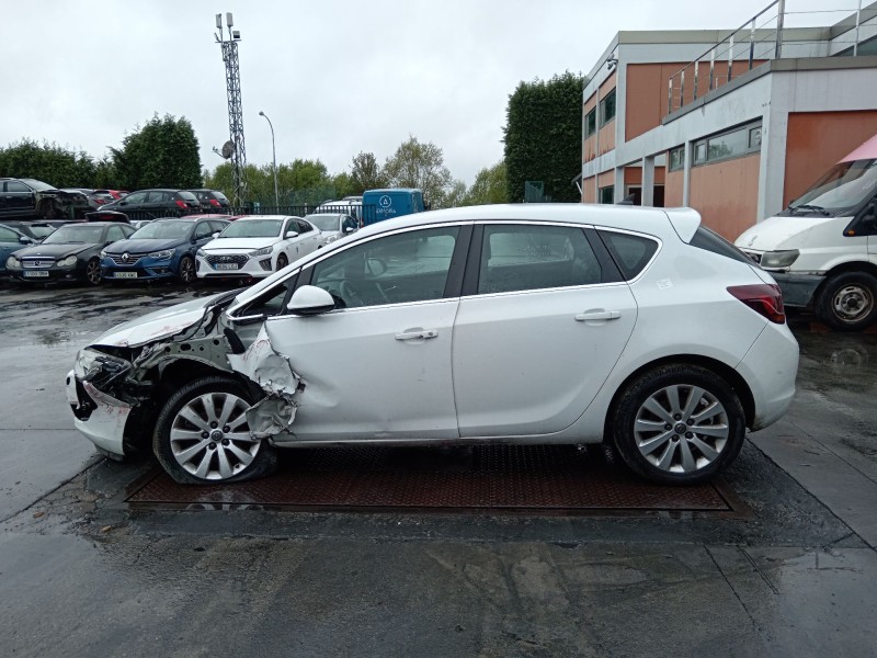 opel astra j (p10) del año 2011