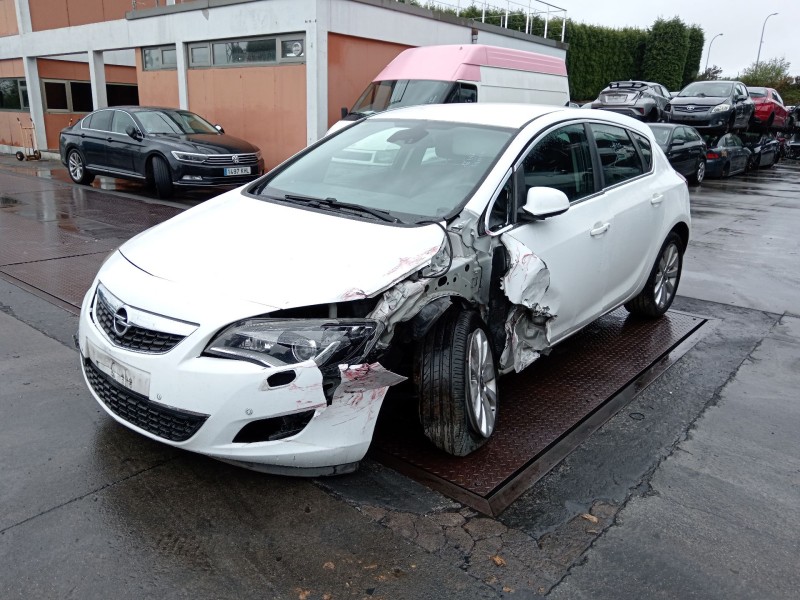 opel astra j (p10) del año 2011