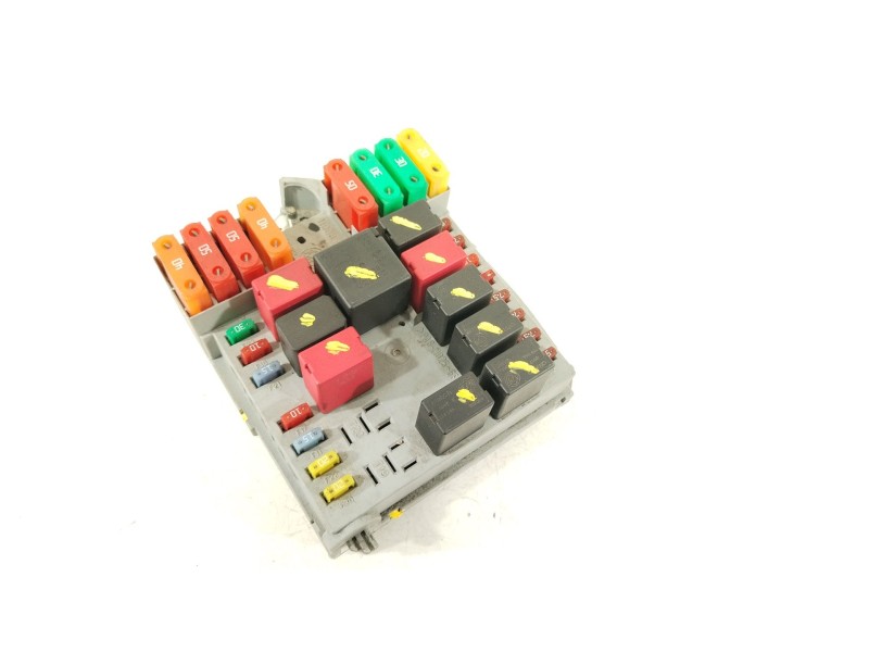 Recambio de caja reles / fusibles para fiat bravo ii (198_) 1.9 d multijet (198axb1a) referencia OEM IAM 51775688  