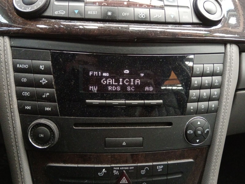 Recambio de sistema audio / radio cd para mercedes-benz cls (c219) cls 350 (219.357) referencia OEM IAM A2118702889  